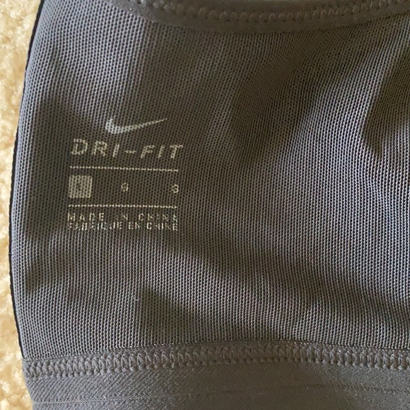 Bundle of 3 Nike sports bras - Picture 15 of 15